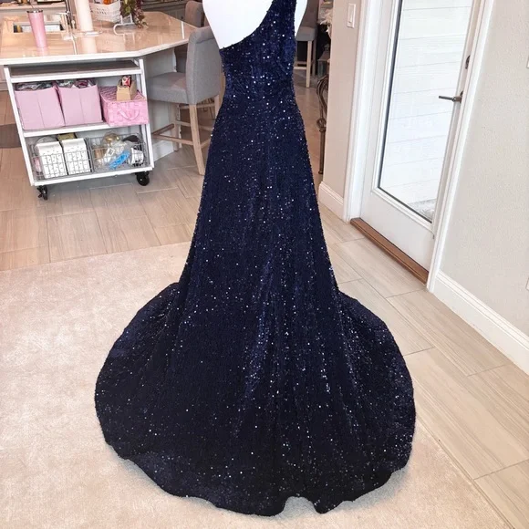 NEW Royal Blue Dress, Cobalt Blue, Dark Blue Velvet, Prom Dress, NWOT Size LG/14 - Picture 7 of 14